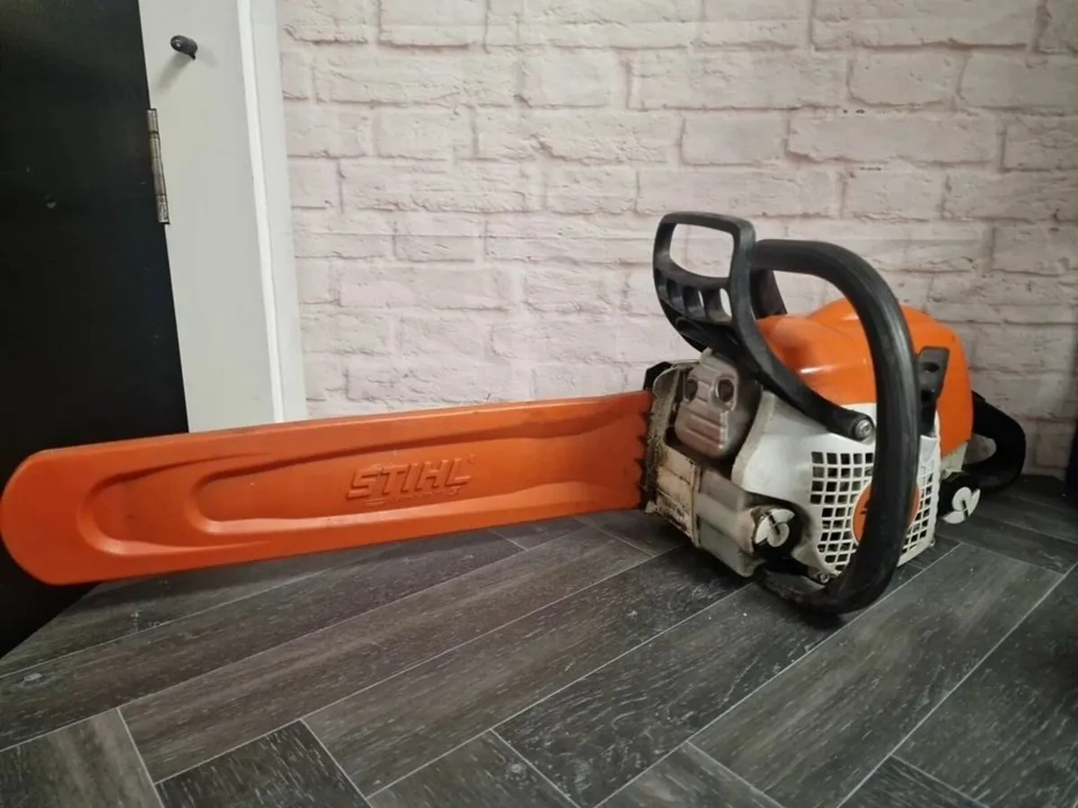 STIHL MS 211/C Chainsaw - Image 1