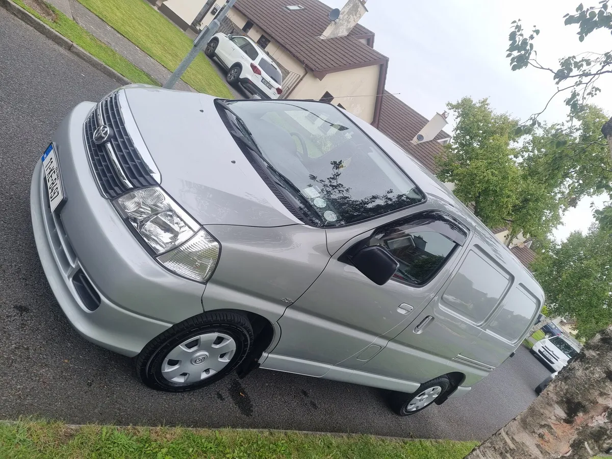 TOYOTA HIACE LOW MILES - Image 1