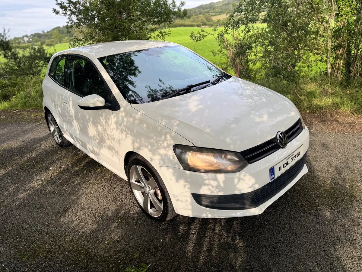 2011 Volkswagen polo - Image 2