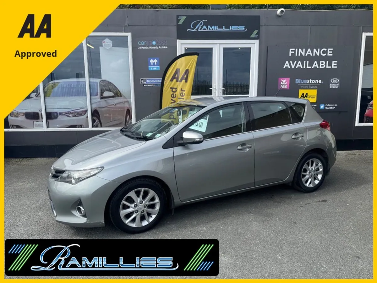 Toyota Auris 1.4 D-4d Luna  2 Keys  Service Histo - Image 2