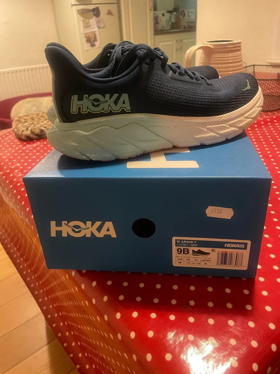Worn 2/3 times Hoka Arahi like new - Image 4