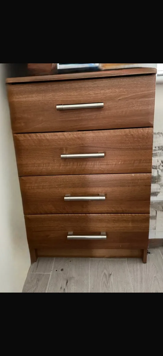 Wardrobe and drawers - Image 1
