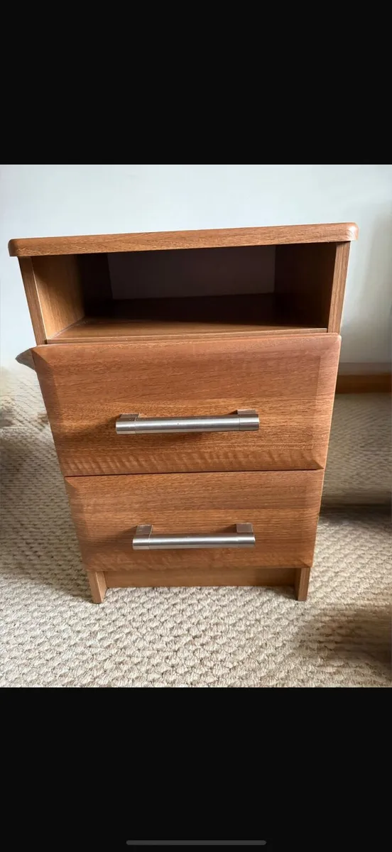 Wardrobe and drawers - Image 2