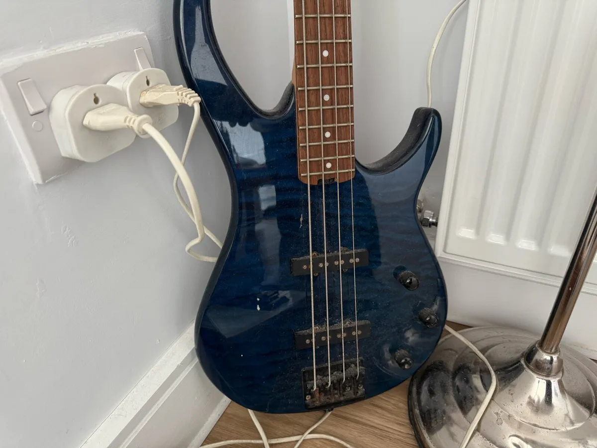 Bass Guitar - Image 4