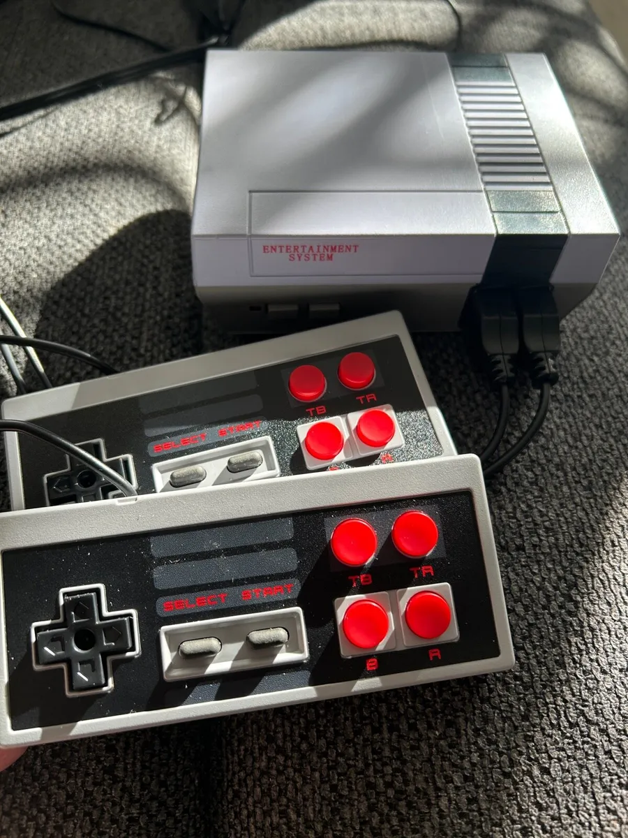 Retro Mini Game Console - Image 1