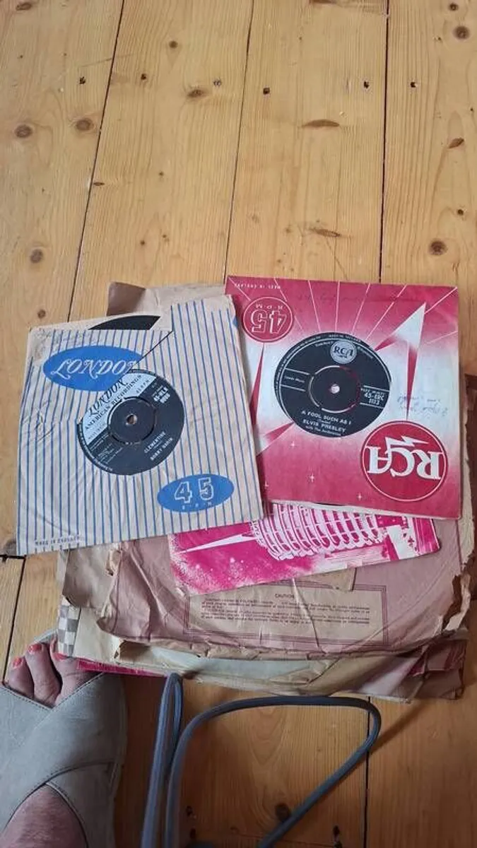 vinyl collection of 48 records from1950s - Image 4