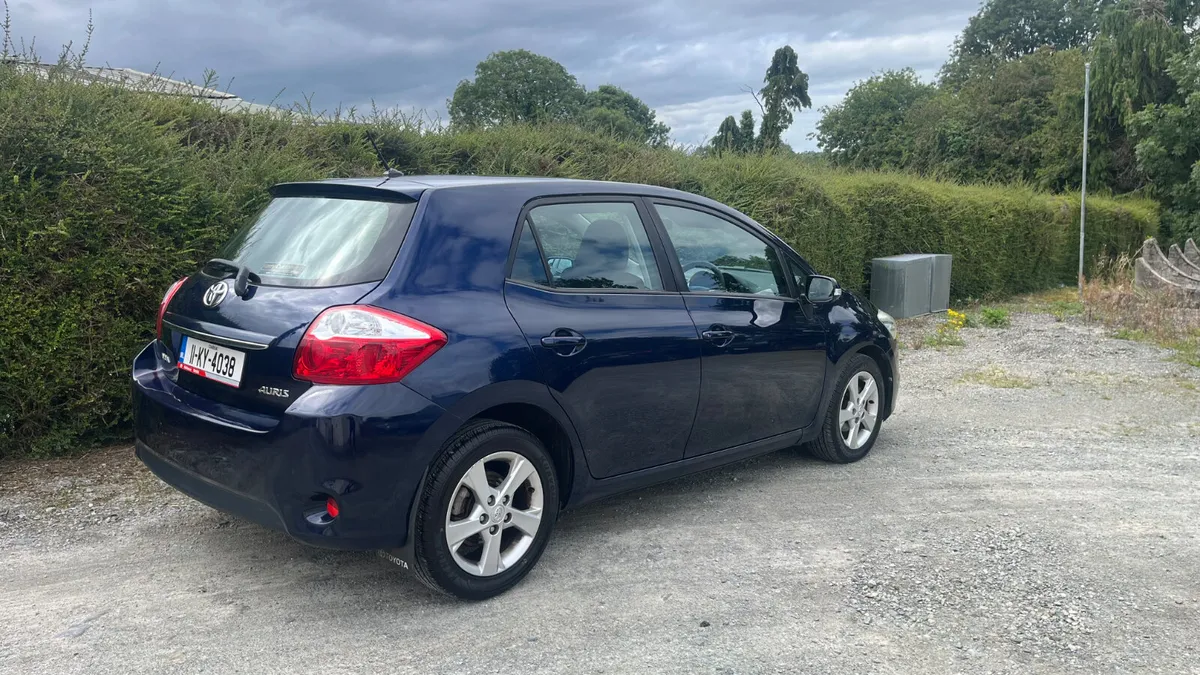 2011 Toyota Auris Ideal starter car! - Image 3