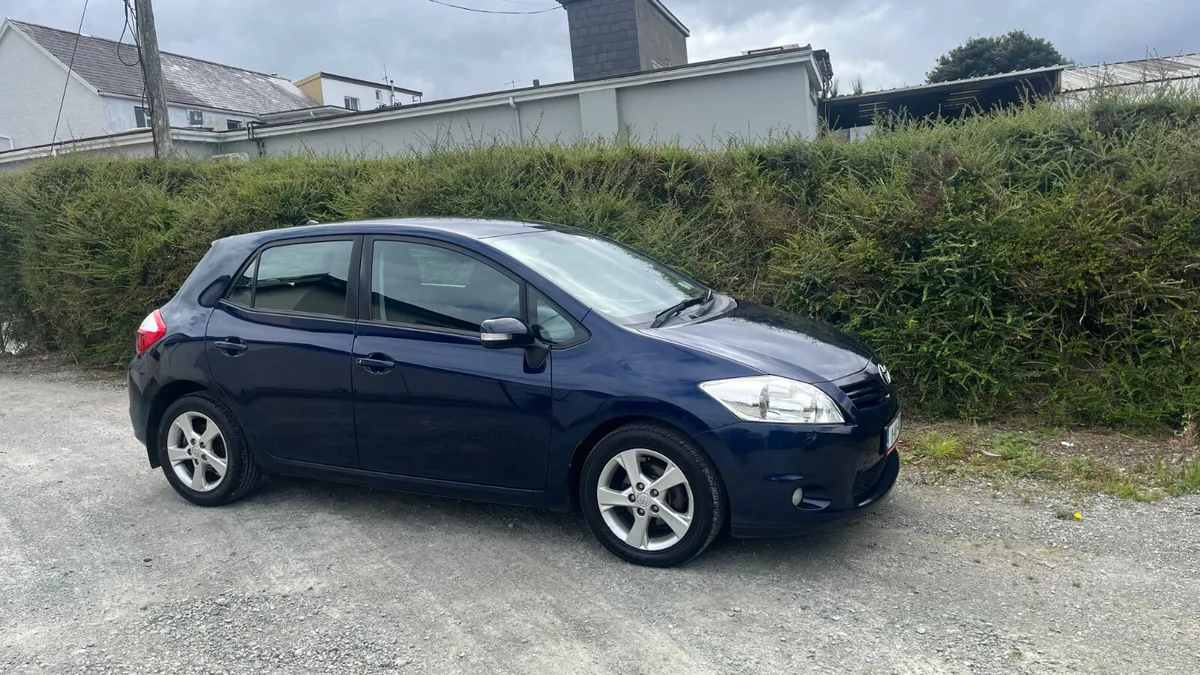 2011 Toyota Auris Ideal starter car! - Image 4