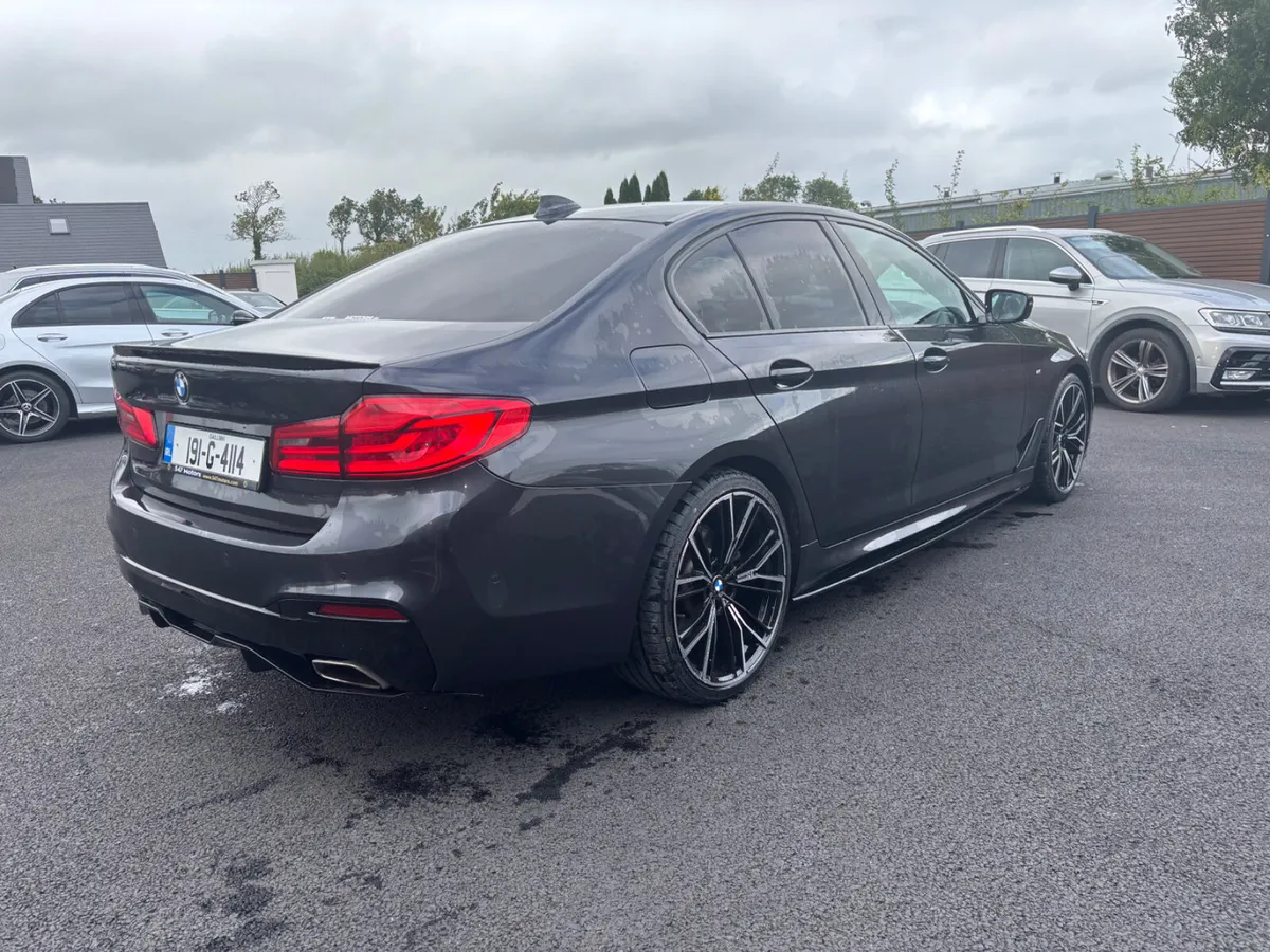BMW 5-Series 2019 M-Sport - Image 4