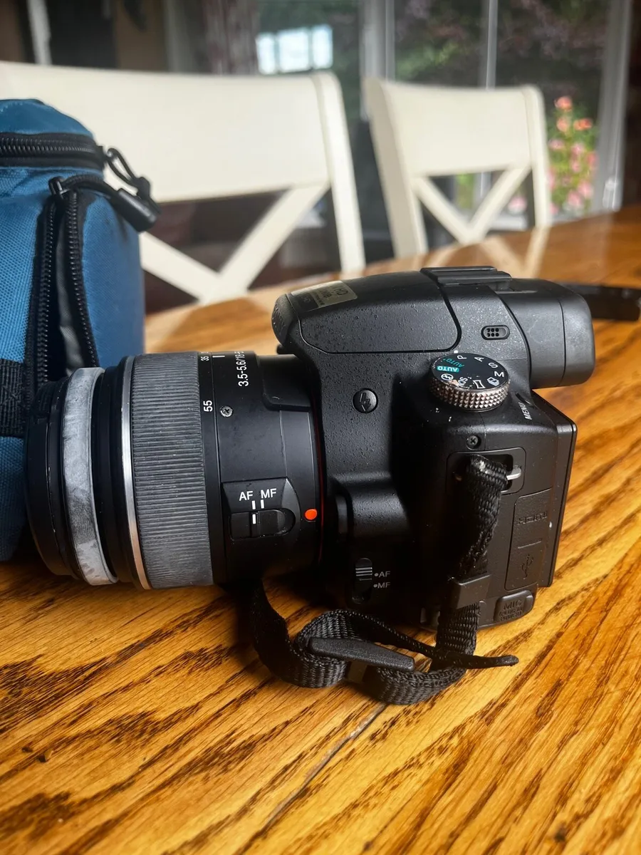 Sony Camera and zoom Lense - Image 4