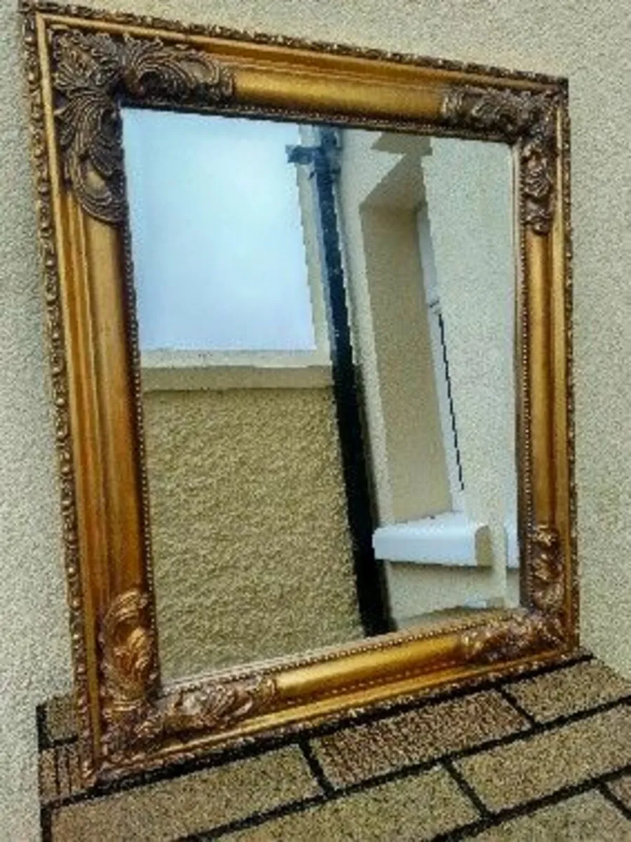 Vintage Stylish gilt bevelled Mirror - Image 1
