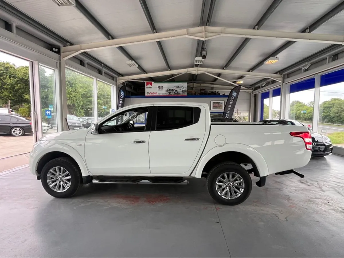 Mitsubishi L 200 Titanium DCB Di-d 4X4 - Image 4