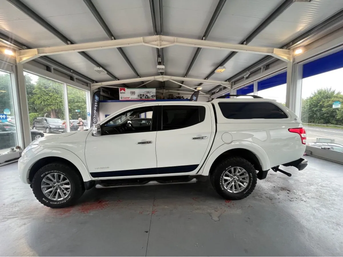 Mitsubishi L 200 Warrior DCB Di-d 4X4 - Image 4