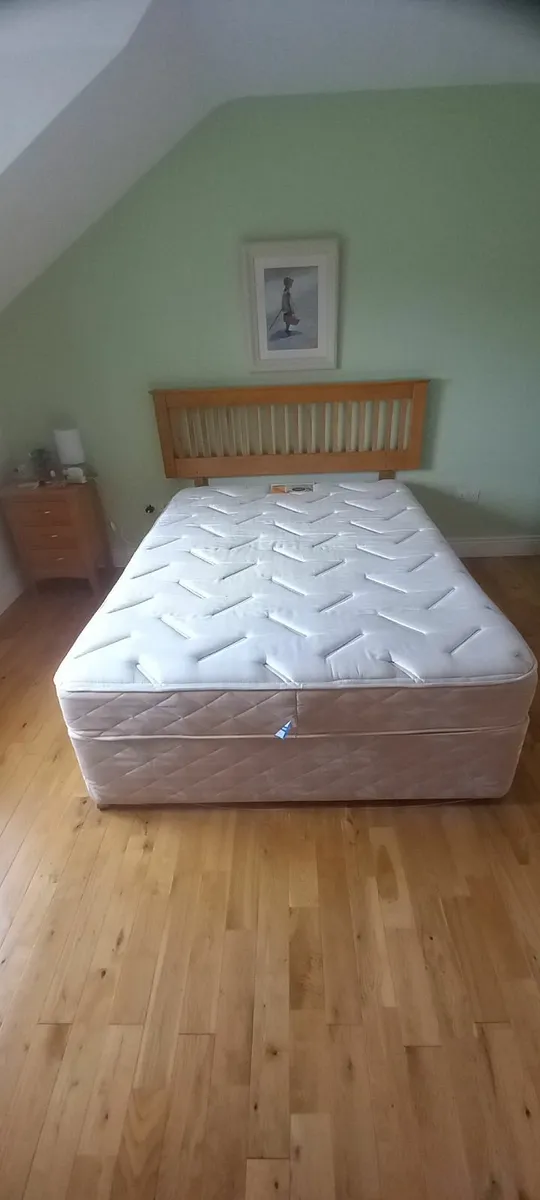 King size bed with oak headboard - Image 1