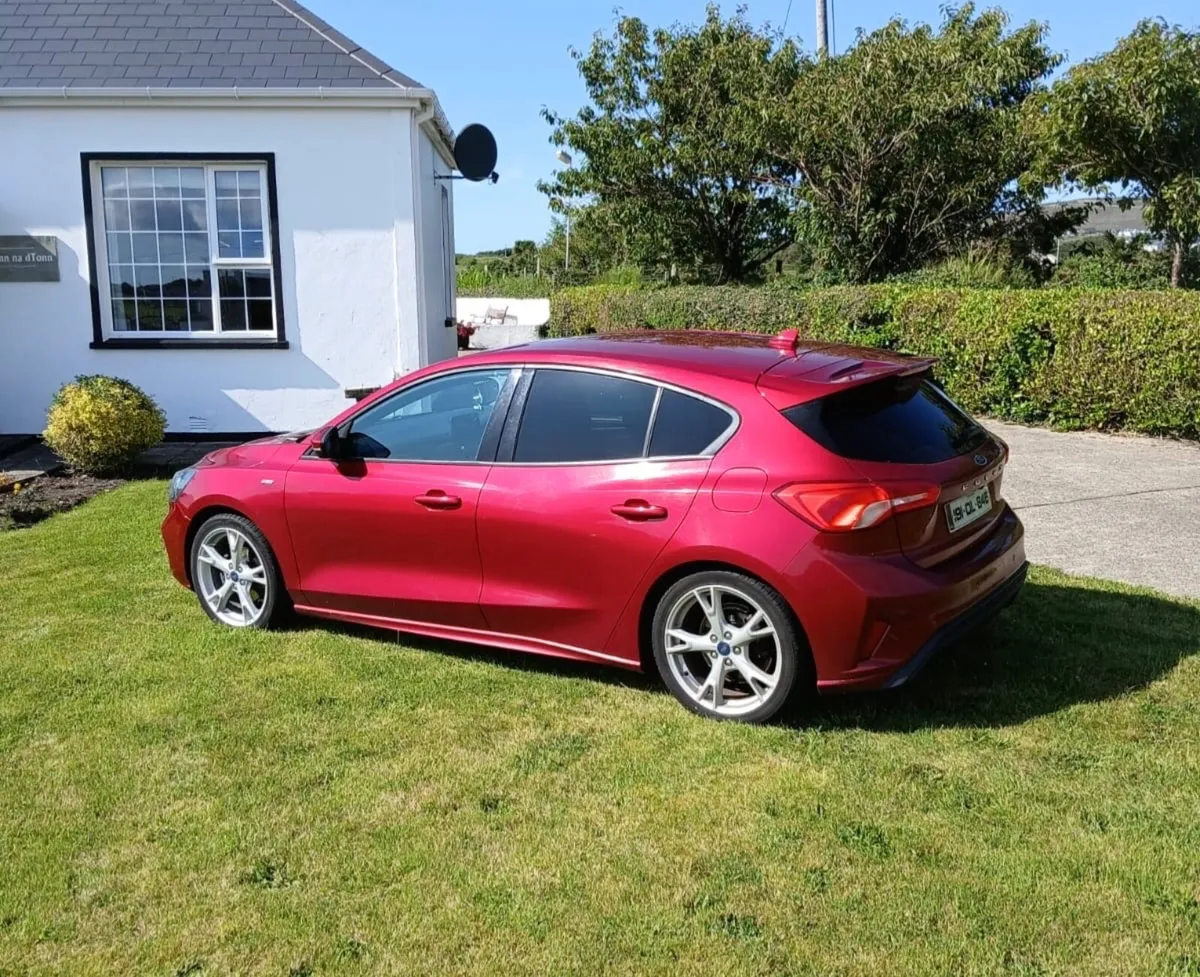 Ford Focus 2019 - Image 2