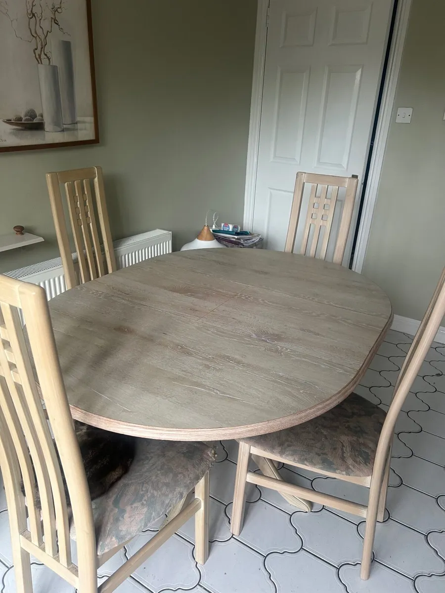 Table 4 Chairs - Image 2