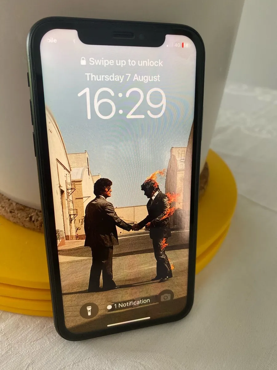 iPhone XR - Image 3