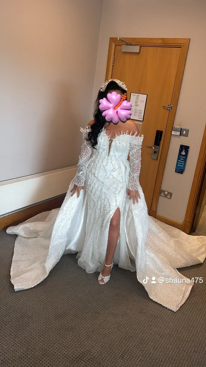 🩷🩷CUSTOM MADE PEARL/SEQUIN WEDDING DRESS - Image 1