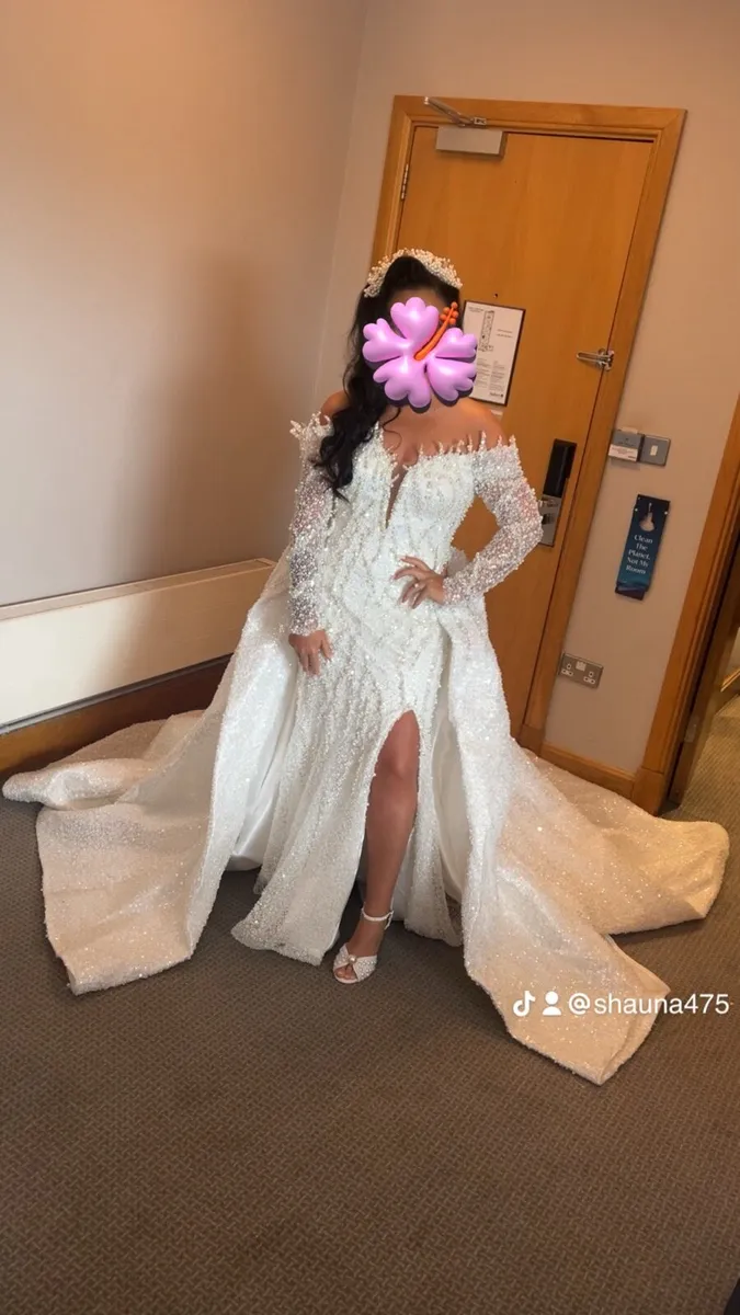 🩷🩷CUSTOM MADE PEARL/SEQUIN WEDDING DRESS - Image 4