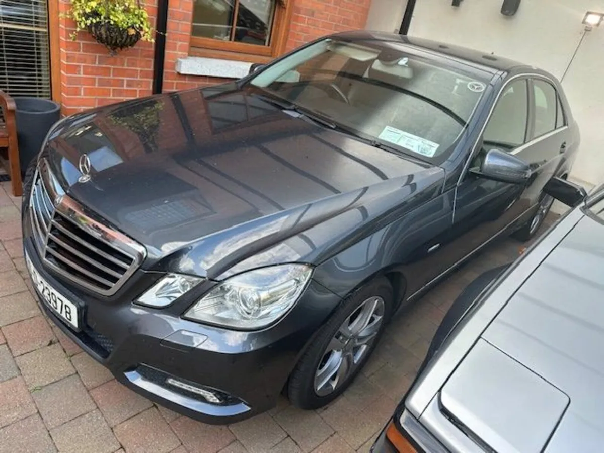 Mercedes-Benz E-Class 2010 - Image 1