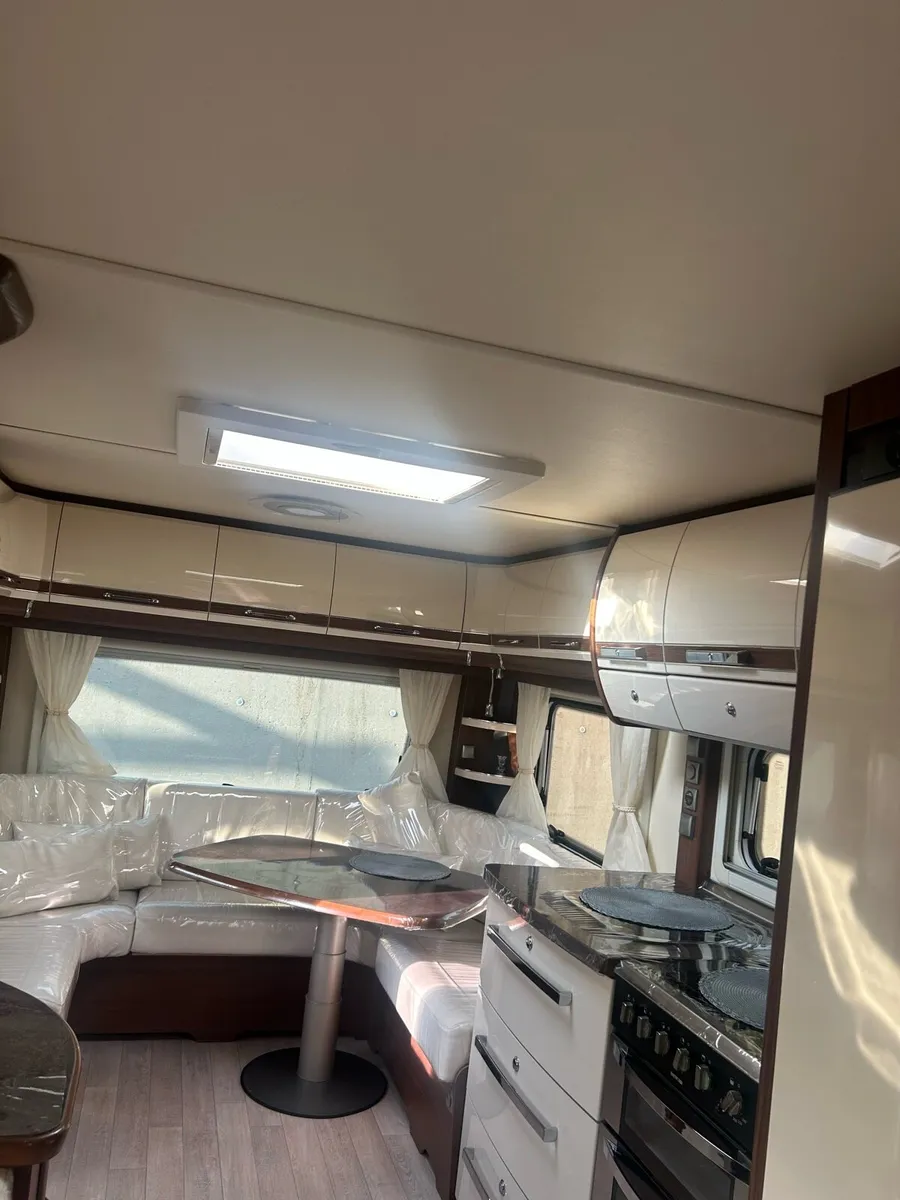 Caravan - Image 4