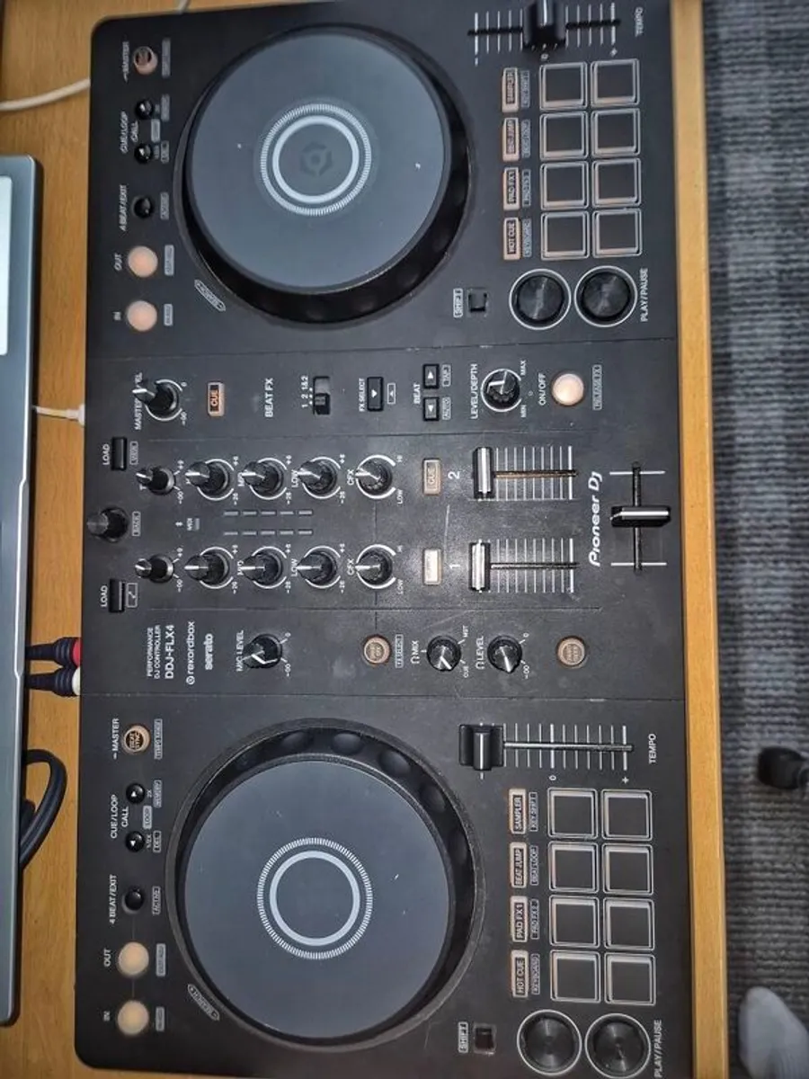 Pioneer FLX-4 DJ Controller for Rekordbox & Serato - Image 3