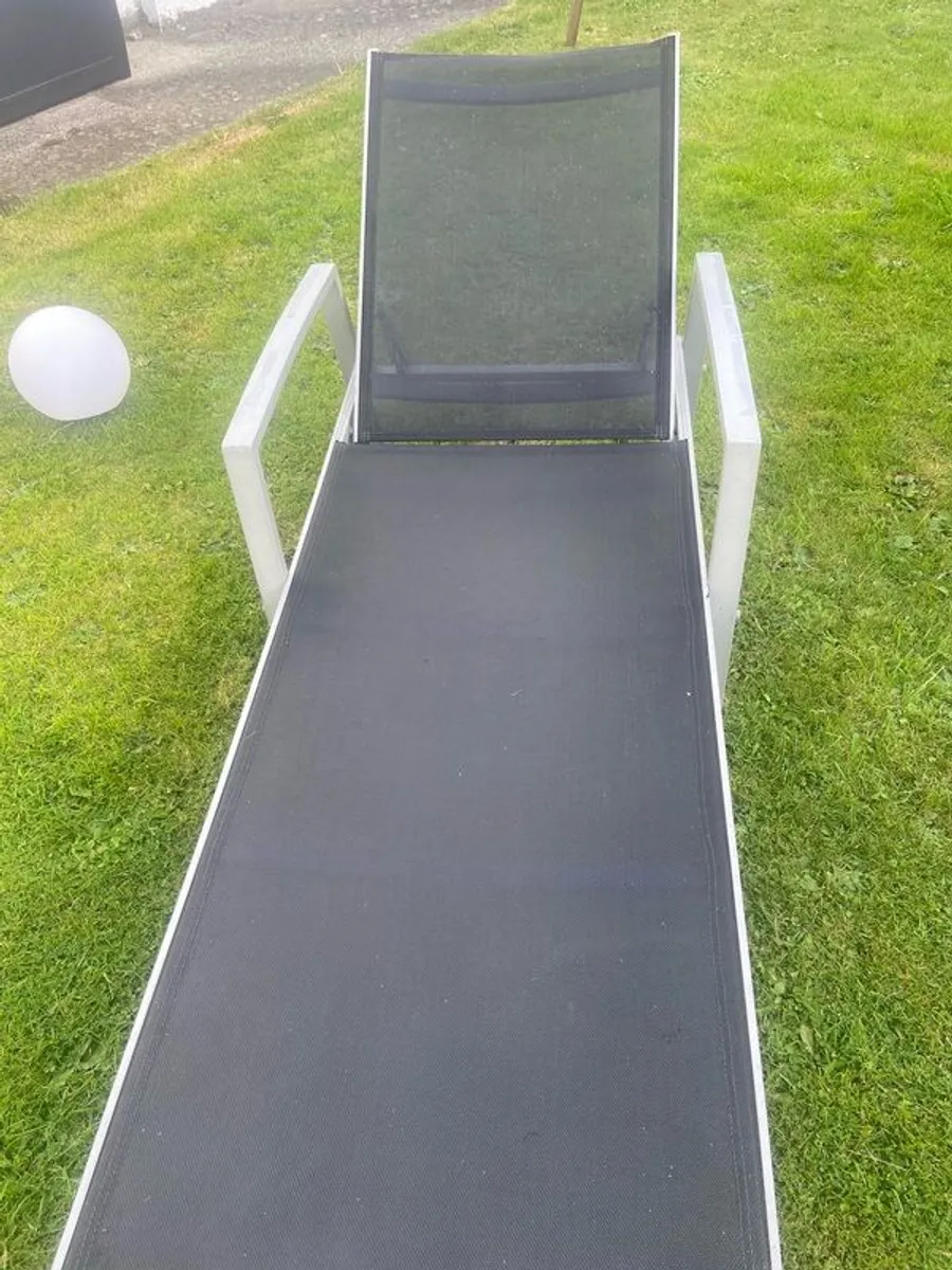 Sun lounger - Image 1