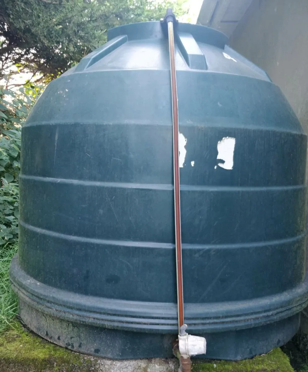 Oil tank - Image 1