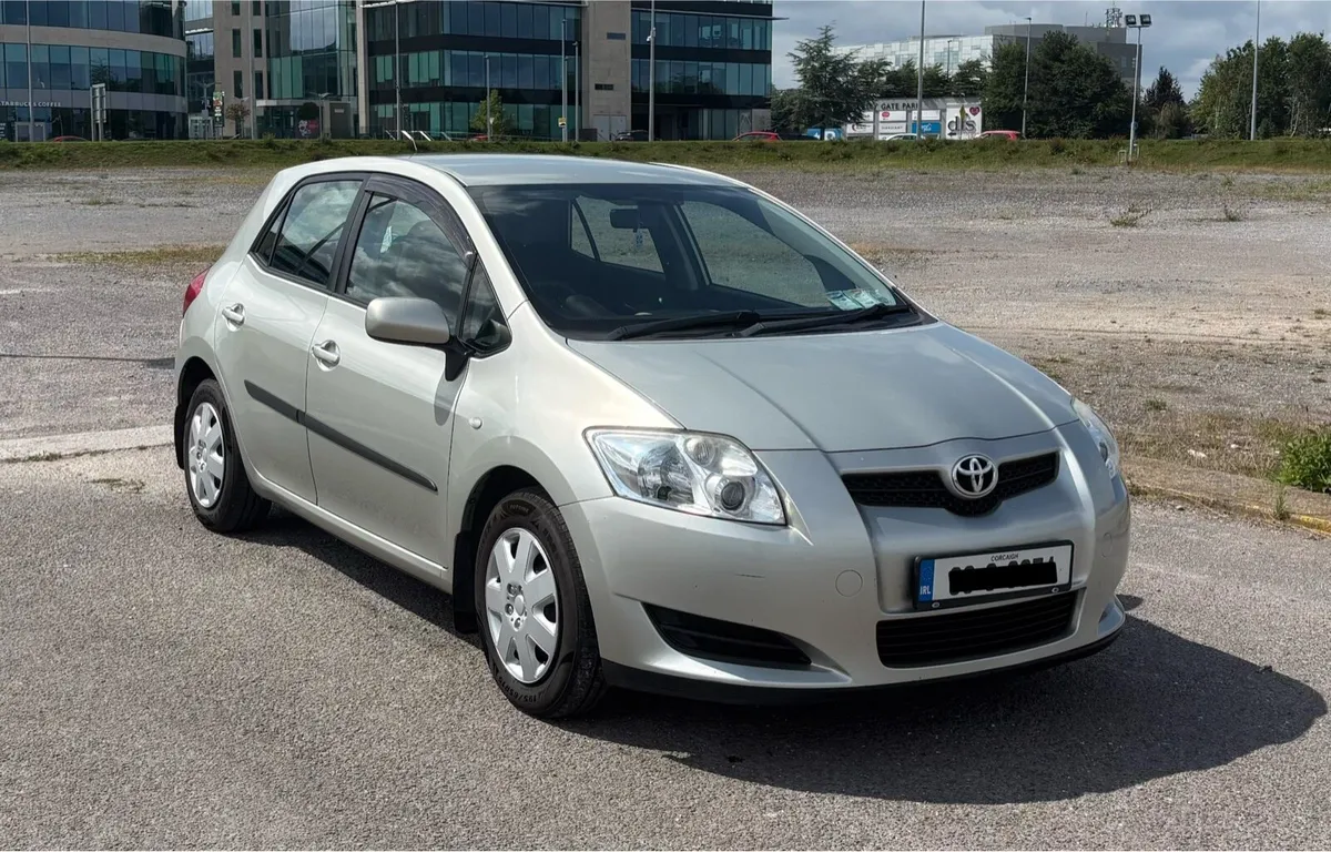 2008 Toyota Auris - Image 1