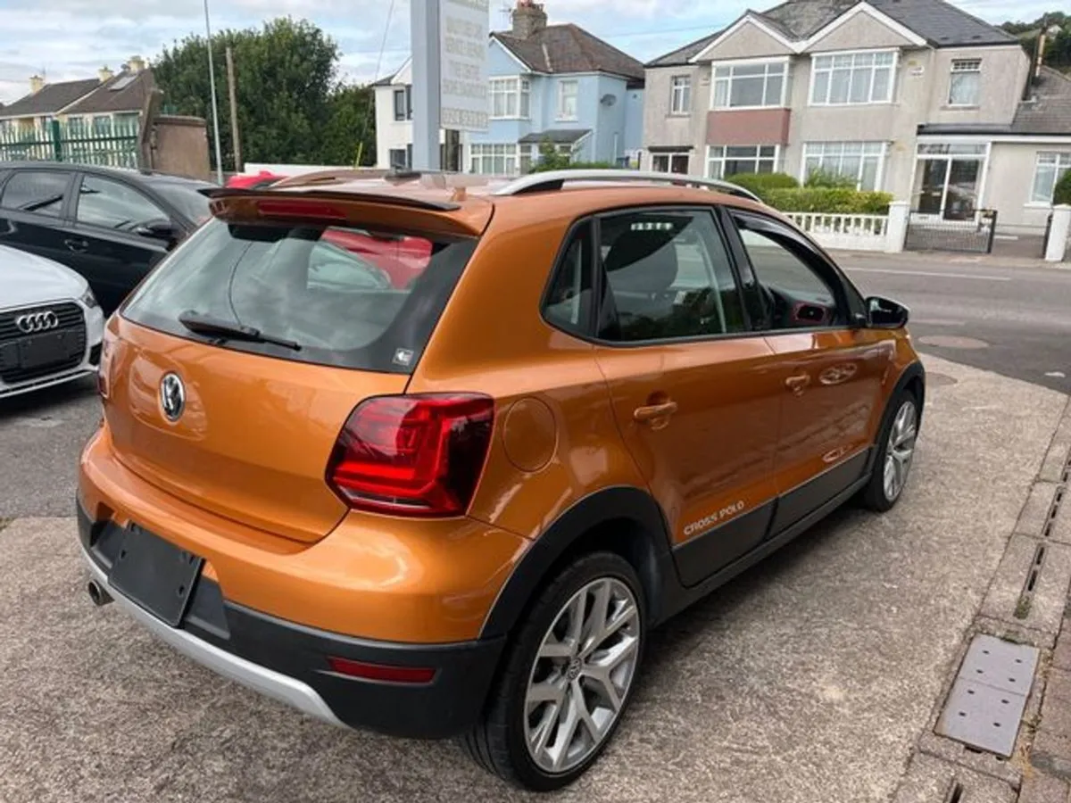 Volkswagen Polo Cross Automatic - Image 3