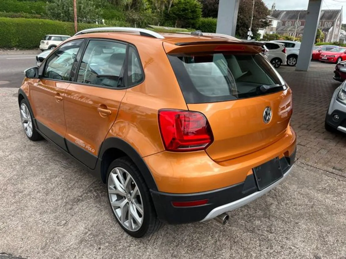 Volkswagen Polo Cross Automatic - Image 4
