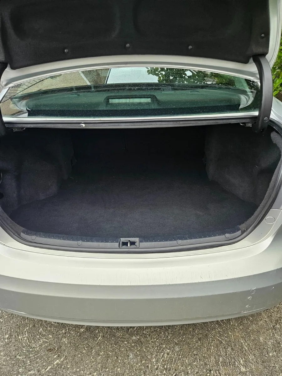 Toyota Avensis 2010 - Image 4