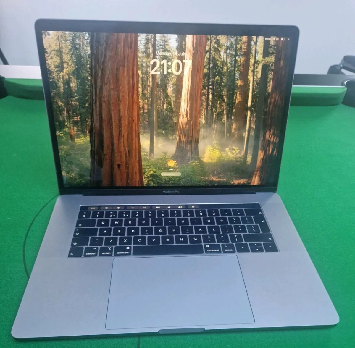 MacBook Pro 15 Intel Core i7, 16GB RAM, 512GB SSD - Image 1