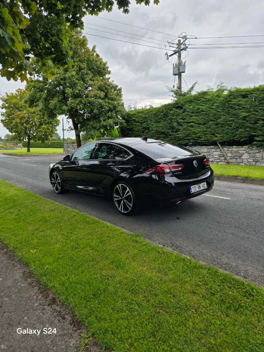 Vauxhall  Insignia  172 Diesel - Image 3