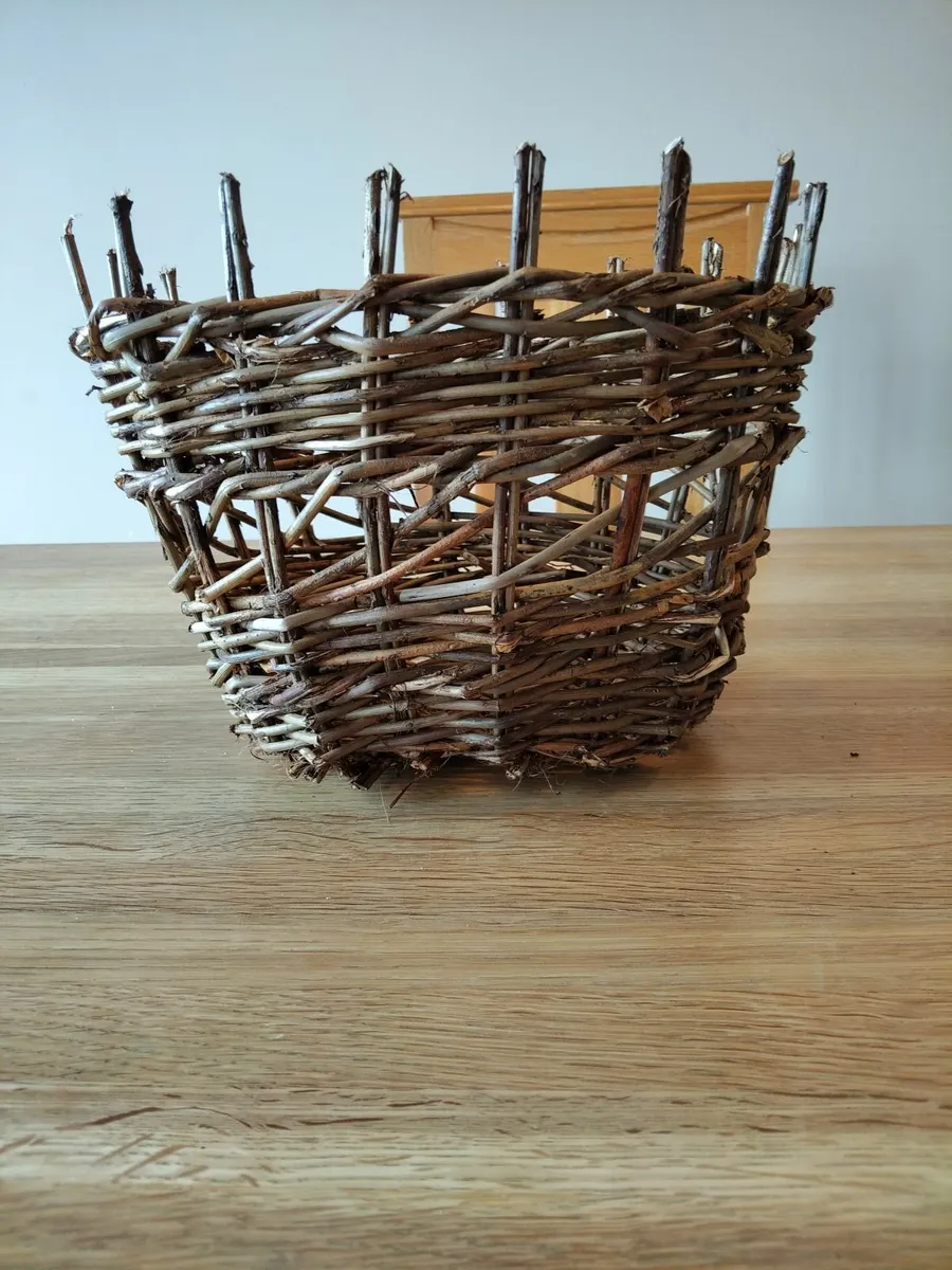 Traditional Minitature Turf Basket - Image 1