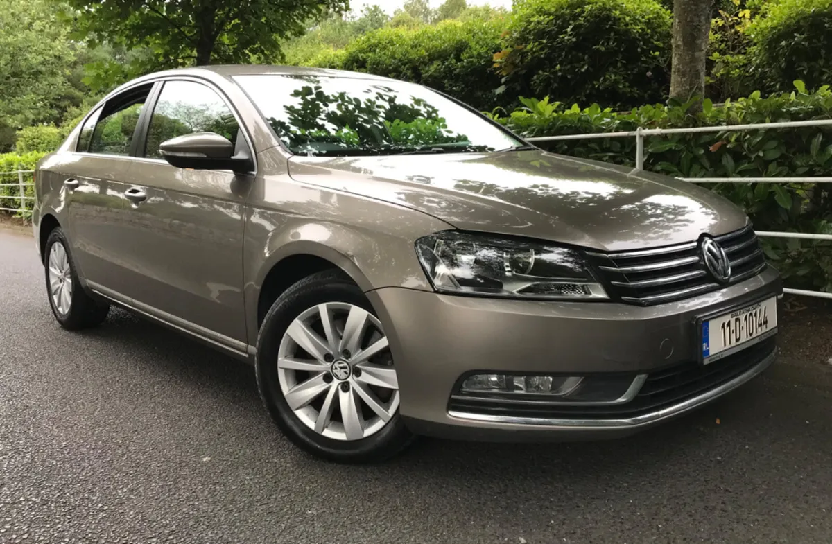 Volkswagen Passat 1.6 TDI COMFORTLINE BLUEMOTION - Image 2
