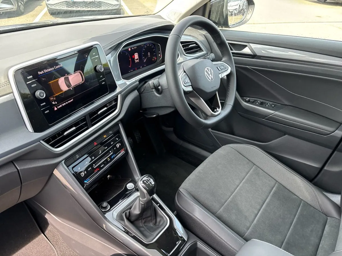 Volkswagen T-Roc Style 75 PLS 2.0tdi 116HP - Image 3