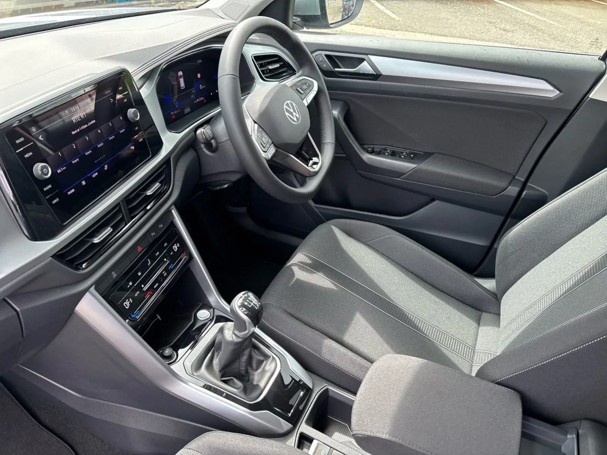 Volkswagen T-Roc Edition 75 2.0tdi M6F 116HP - Image 3