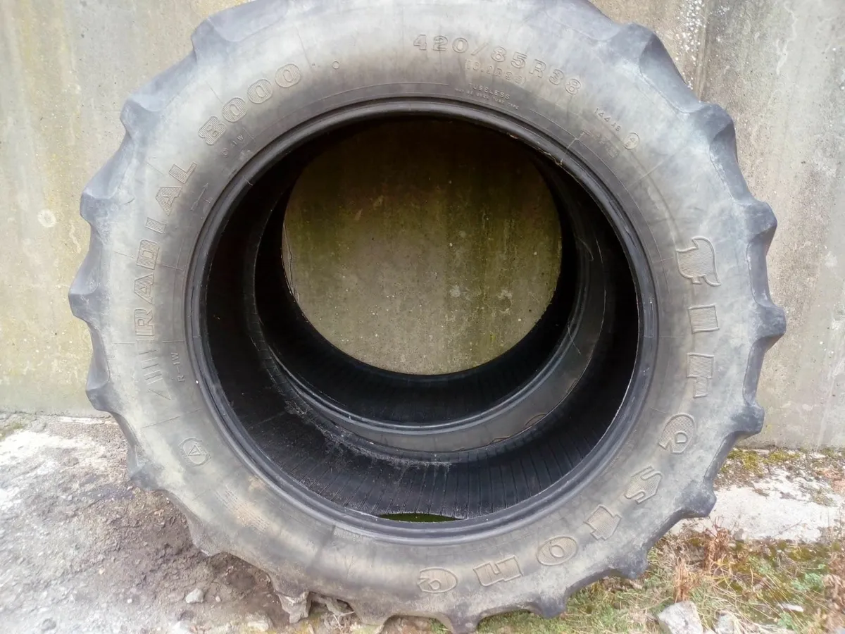 2x 420/85/R38 Tractor tyres - Image 2