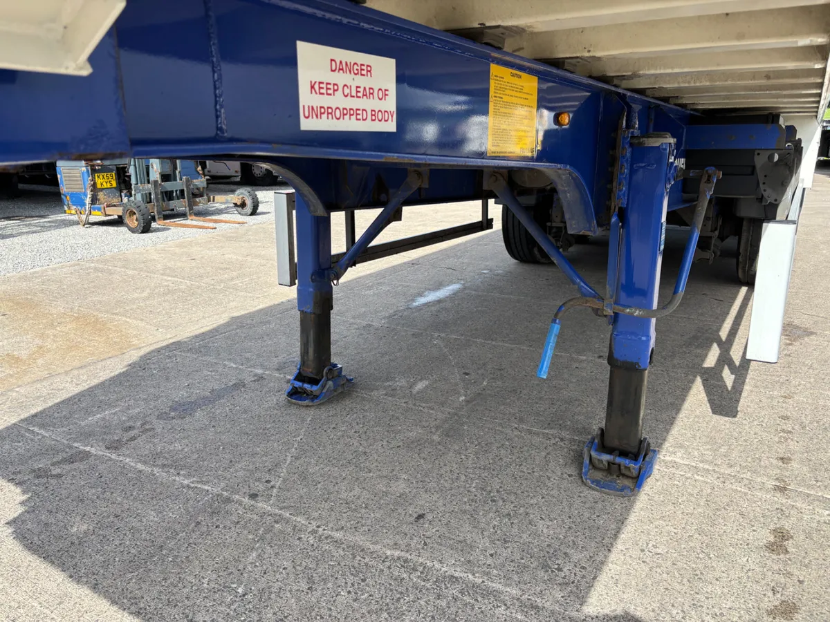 2016 Fruehauf 70 yard tipping trailer electric cov - Image 4