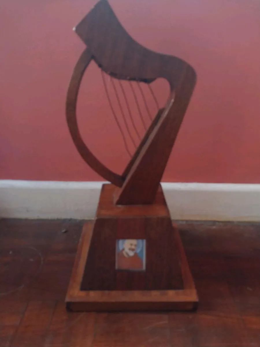 Harp Mahogany Eire - Image 1