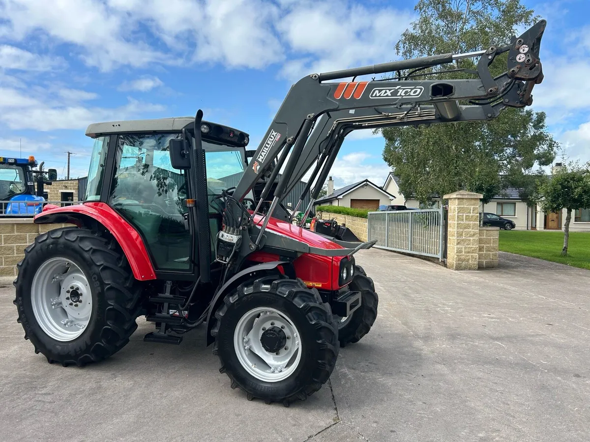 Massey Ferguson 5455 + loader - Image 1