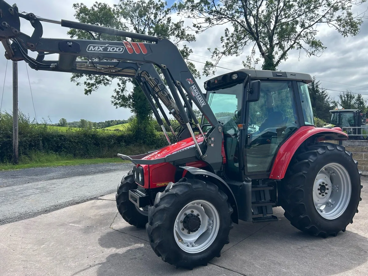 Massey Ferguson 5455 + loader - Image 2