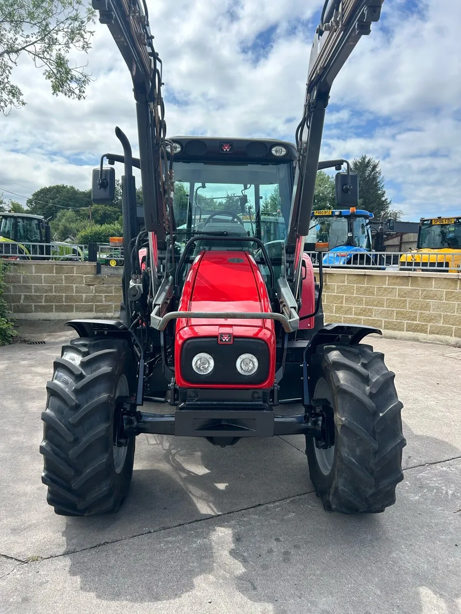 Massey Ferguson 5455 + loader - Image 3