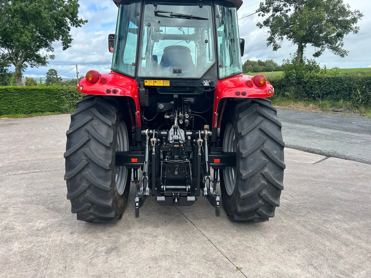 Massey Ferguson 5455 + loader - Image 4
