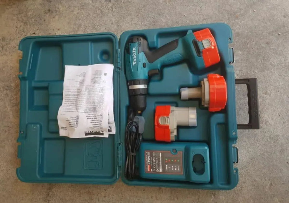 Makita DDF485RTJ cordless drill driver - Image 1