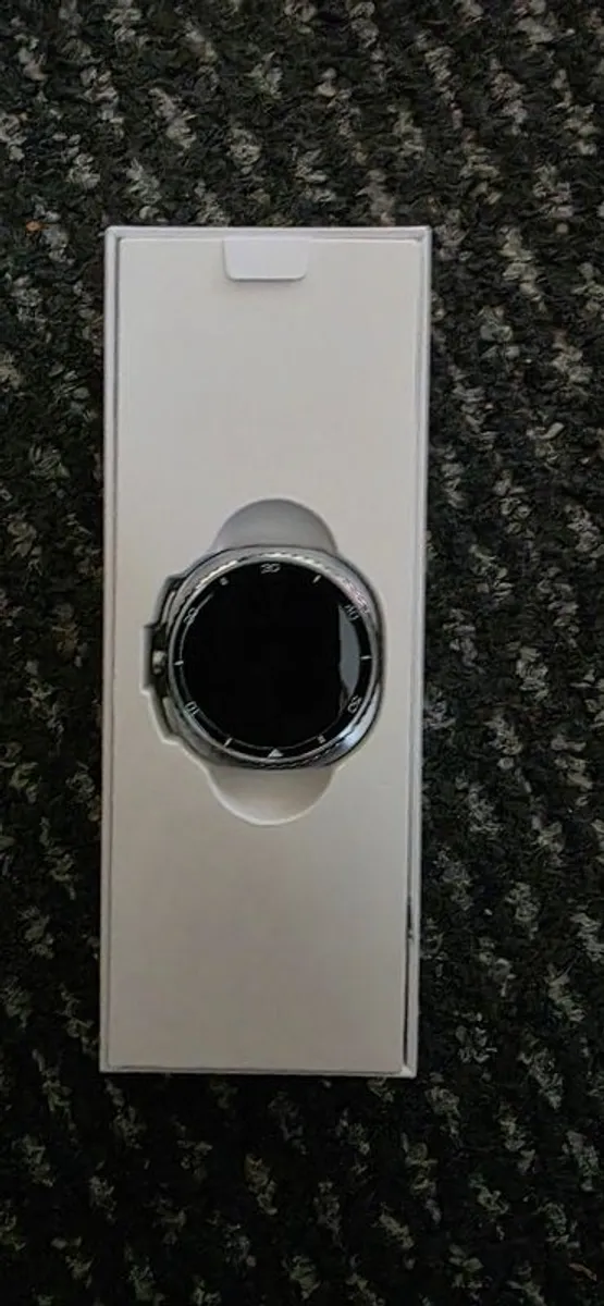 Samsung galaxy watch 8 classic 46mm LTE - Image 1