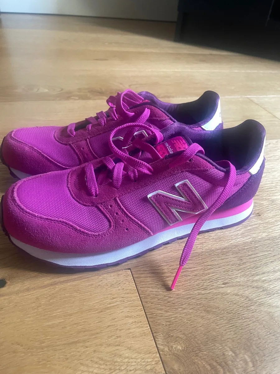 New balance trainers size uk 6 - Image 1