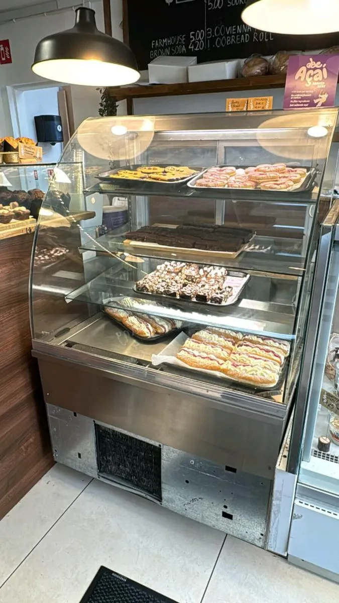 Cake display fridge - Image 3