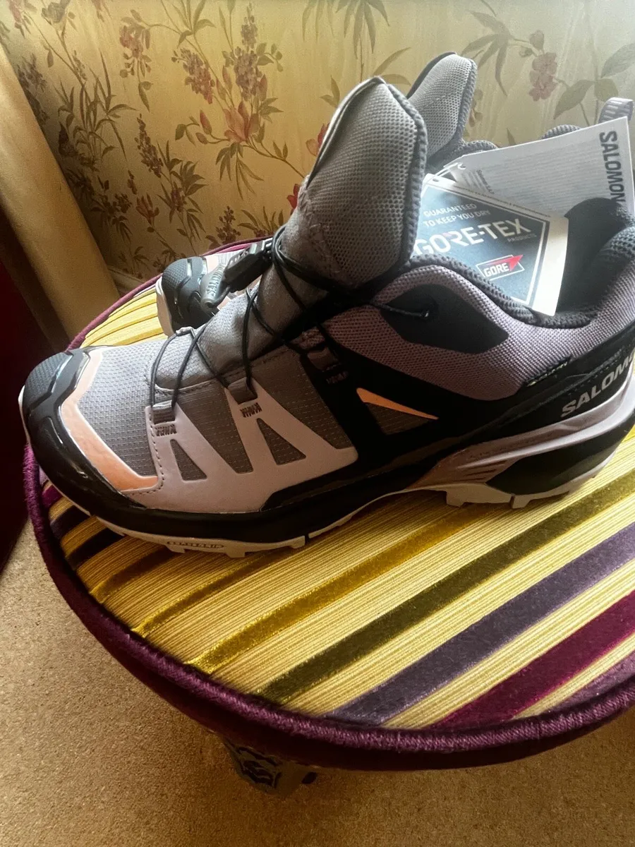 Walking shoes - Image 1